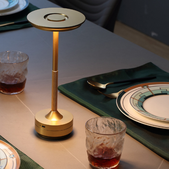 Lampade da Tavolo OB-LD101: Lampada Stile Classico e Tecnologia Wireless