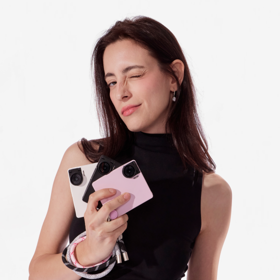 iKKO MindOne Pro AI Phone: Compatto 4" AMOLED, Dual OS, Vetro Zaffiro, 50MP Flip Camera, Internet Globale Free. White