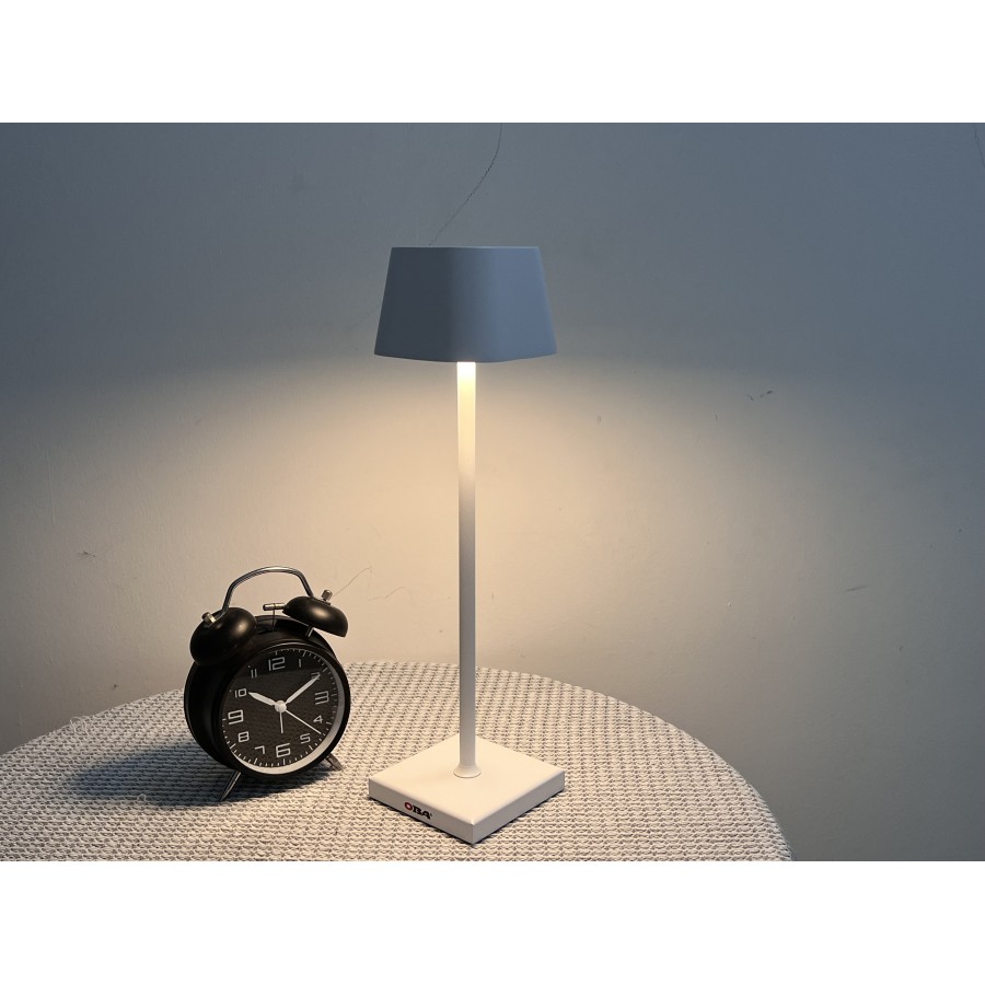 Lampada da tavolo LED ricaricabile con luce bianca calda e